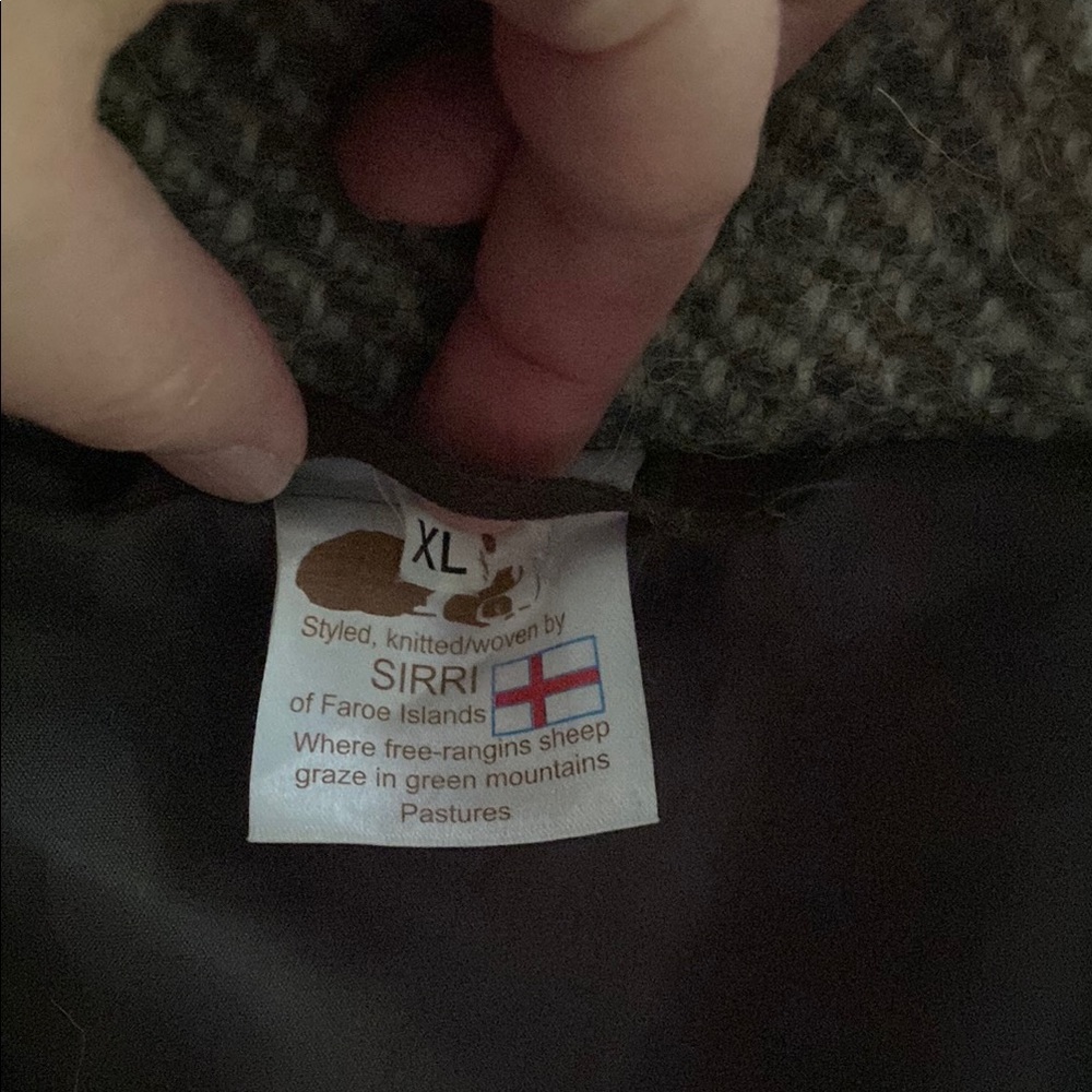 Diagonal Zip Wool Jacket With Collared Neckline - image 3